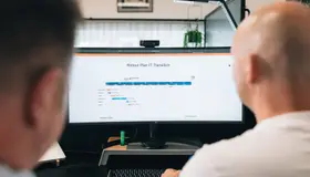 Was kostet ein KI-Assistent für Microsoft 365 im Vergleich zu Copilot?