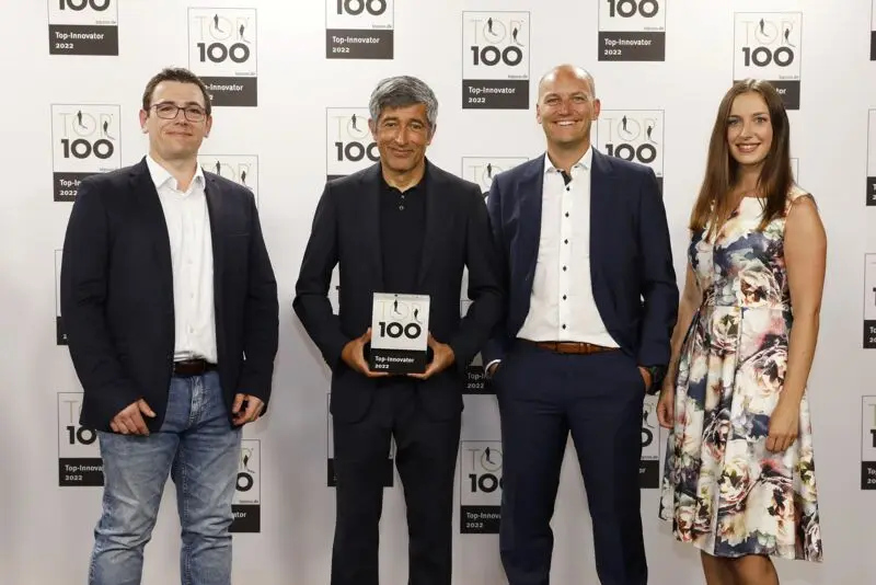 Ranga Yogeshwar gratuliert PASSION4IT zum TOP 100 Innovation Award 2022